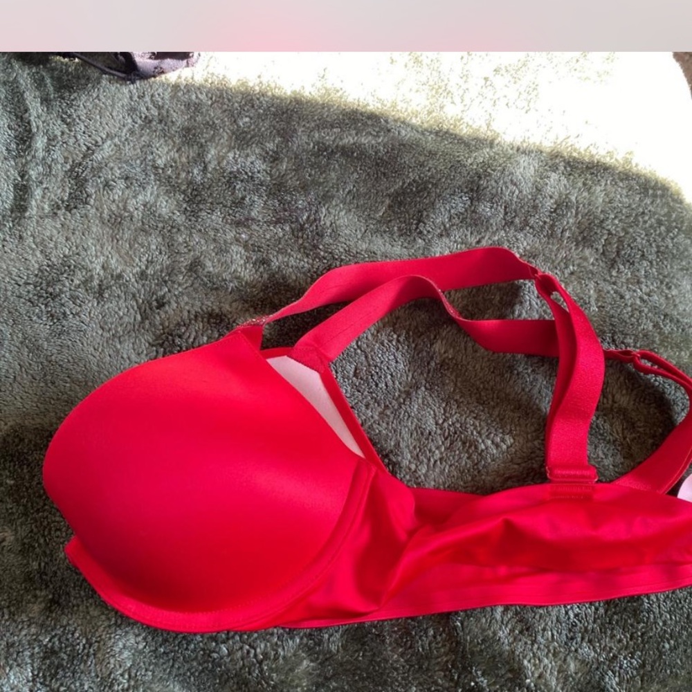 Victoria's Secret Bold Red Bra - Picture 5 of 5